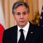 El Secretario de Estado de EE. UU., Antony Blinken, se dirige a los medios de comunicación con el Ministro de Relaciones Exteriores de Corea del Sur, Park Jin (sin foto), en el Departamento de Estado en Washington