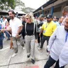 Llegó acompañada de varios de sus candidatos a concejales. Ánimo a que los ciudadanos salgan a sufragar.