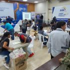 En la Delegación Provincial Electoral del Guayas , se instala la Junta Electoral para empezar el escrutinio de los votos.