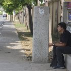En el día. Las personas que esperan buses cerca del paradero de La Joya se sienten vulnerables.