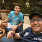 Sebastián y Jorge González en la concentración de la Mini-Tri.