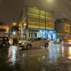 En puntos como Sauces 9 las lluvias han llenado las calles de agua.