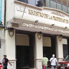 No hay atención en matriz del Registro de la Propiedad. Todo es en línea.