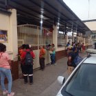 Las víctimas del tiroteo pudieron sobrevivir al ataque, pero se debaten entre la vida y la muerte en un centro médico de Daule.