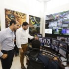 Monitoreo. Un total de 36 operadores monitorean más de 350 cámaras colocadas en Samborondón, desde el CMVS, en tres turnos, las 24 horas 7 días de la semana.