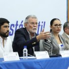 Atamaint estuvo acompañada por Enrique Pita, José Cabrera, Esthela Acero y el encargado de la delegación del Guayas, Wilson Hinojosa.