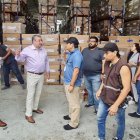 Revisión. El consejero José Cabrera estuvo con técnicos en las bodegas.