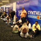 Los militantes del Partido Social Cristiano, entre la desazón y el asombro, tras los comicios del 5 de febrero.