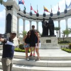 Escenario. El Malecón 2000 y Las Peñas son los pocos sitios utilizados para hacer turismo en la ciudad.