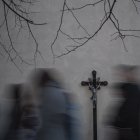 Imagen de archivo de una cruz en una Iglesia.