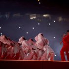 Rihanna durante el medio tiempo del Super Bowl LVII en el State Farm Stadium en Glendale, Arizona, el 12 de febrero de 2023.