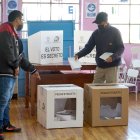 Según los resultados preliminares, el "No" se impondría al "Sí" en todas las preguntas, pero se han presentado reclamos e inconsistencias.