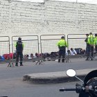 Los policías y militares requisaron a quienes intentaron fugarse de la cárcel este martes 14 de febrero.