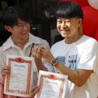 La terraza del Prince Palace Hotel de Bangkok fue el escenario para que las parejas oficializaran, aunque de forma simbólica, su enlace.