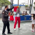 Gestión. Además de las charlas realizaba actividades lúdicas de magia.
