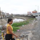 Escenario. Los canales de aguas lluvias del norte de Guayaquil son algunos de los puntos en donde las quejas por la cantidad de mosquitos no cesan.