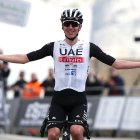 JA01. SANTIAGO DE LA ESPADA (JAÉN), 15/02/2023.- El esloveno Tadej Pogacar en el momento de entrar en la meta en la primera etapa la 69 edición de la Vuelta Ciclista a Andalucía-Ruta del Sol, disputada entre Puente de Génave y Santiago de la Espada, con un trazado de 179 kilómetros. EFE/UAE//SOLO USO EDITORIAL/SOLO DISPONIBLE PARA ILUSTRAR LA NOTICIA QUE ACOMPAÑA (CRÉDITO OBLIGATORIO)//