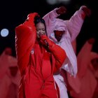 Rihanna durante su intervención musical en el Super Bowl.