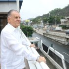 Ycaza fue diputado nacional, fundador de la Comisión de Turismo del Parlamento Latinoamericano y ministro de Turismo.