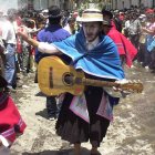 Eventos. El carnaval en la zona andina del Ecuador se caracteriza por desfiles culturales donde lanzan harina.