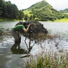 Paisaje. La laguna de Zhogra es un humedal de 9,5 hectáreas. Por sus paisajes, es uno de los puntos turísticos rurales del cantón azuayo Girón.