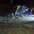 Restos del bus en el que viajaban migrantes de varias nacionalidades.