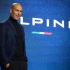 Zinedine Zidane fue el centro de atención en el lanzamiento de Alpine.