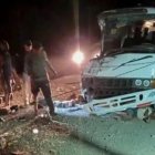 Autobús con migrantes cae por precipicio en Panamá.