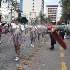 Centro. El desfile de La Mariscal recorrió desde la av. Patria a la Colón. Las comparsas se llevaron los aplausos.