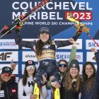 Winner Laurence St-Germain of Canada is celebrated by her team during the podium ceremony of the women"s slalom race at the FIS Alpine Skiing World Championships in Meribel, France, 18 February 2023. (Francia) EFE/EPA/JEAN-CHRISTOPHE BOTT