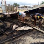 De la casa de caña, apenas quedaron los escombros