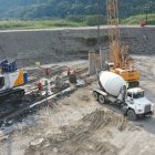 Contención. Instalación de una pantalla de protección que se ubica a 1.2 kilómetros de las obras de captación.