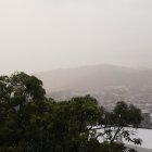 En algunos puntos de la ciudad, desde ayer se reporta neblina.