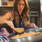 La exasambleísta preparó un pastel de carne de principio a fin.