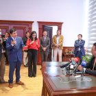 Distancia. Tanto Saquicela como Cucalón dieron detalles de su encuentro en la Asamblea, pero por separado.