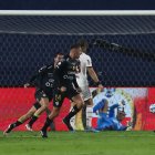 Independiente del Valle ganó a Flamengo con un gol del zaguero Mateo Carabajal (14), en un juego marcado por la fuerte lluvia.