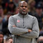 Nate McMillan deja al equipo octavo en la división del Este.