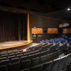 El moderador del evento es Carlos Cordovez de la Gasca González, periodista graduado del ITV.