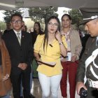 Pedidos. Viviana Veloz acudió junto con otros integrantes de la comisión a la Comandancia de la Policía y Ministerio del Interior.