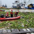 El fallecido vestía pantalón verde aceituna y camiseta negra.