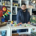 Colección. La máscara de Zelda, de la saga ‘The Legend of Zelda’, está valorada en 1.000 dólares. Es parte del museo de videojuegos de Fabián Proaño.