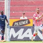 El delantero argentino Jean Carlos Blanco marcó el segundo gol de Técnico Universitario sobre Universidad Católica