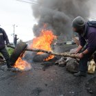 8vo dIi de movilizacion en el sector de Cutuglagua sur de Quito se mantiene la medida de hecho, en la madrugada hubo acceso normal pero al pasar de las horas la calles fueron cerradas, enotros puntos como en el sector del Trebol Presencia Militar y policial se hicieron presentes Quito 20 de Junio de 2022 GUSTAVO GUAMAN Agencia (ag-expreso ag-extra - ag-Quito)