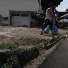 El deterioro de las veredas en la ciudadela 9 de Octubre persiste desde hace cinco años..