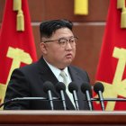 Kim Jong-un, presidiendo la 7ª reunión plenaria ampliada del Octavo Comité Central del Partido de los Trabajadores de Corea (PTK)