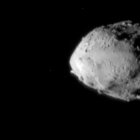 Vistas de los asteroides Dimorphos (izquierda) y Didymos (derecha).