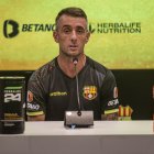 Damián Díaz, negó haber botado la cinta de capitán de Barcelona, durante el duelo ante Gualaceo, por supuestamente haberse enojado con Bustos.