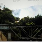 Los bomberos de Ambato acudieron al lugar a apagar las llamas.