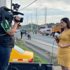 La reportera Vanessa Robles de Teleamazons fue nuevamente víctima del hampa.