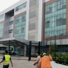 Se restringió el paso a los ciudadanos en el Hospital Guayquil